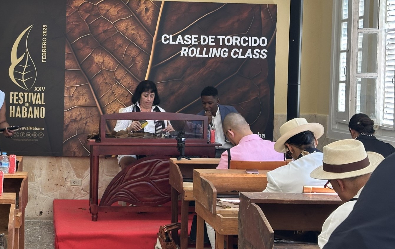 Cuba rolling cigars Habanos Festival 2025