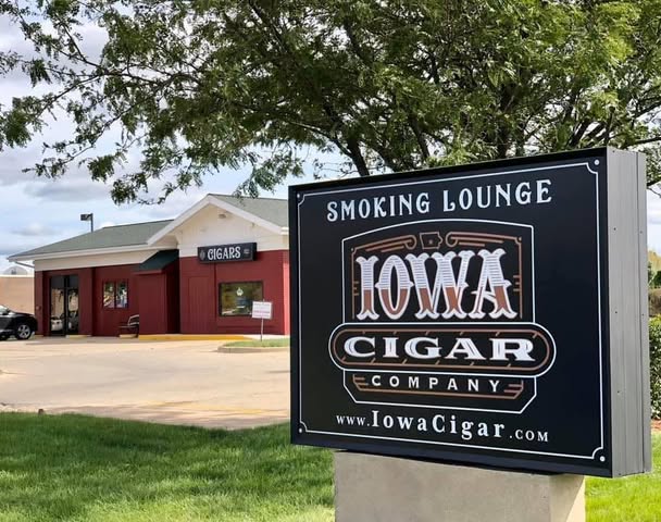 Iowa Senate Advances Premium Cigar Bar Bill